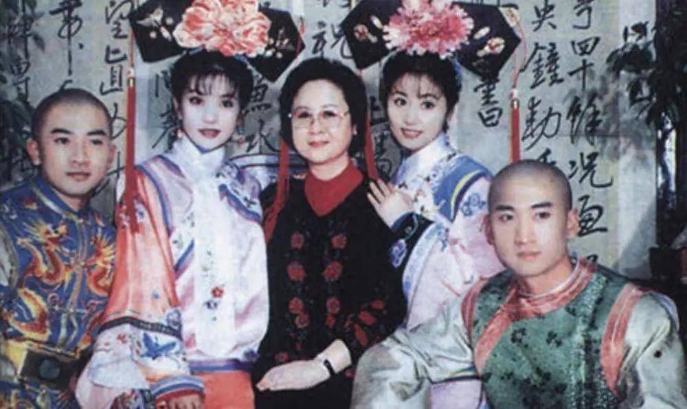 赵薇窦靖童晒合影