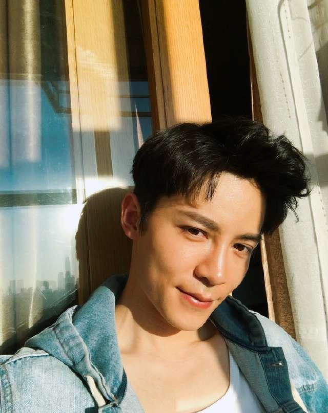 刘洲成的女伴侣