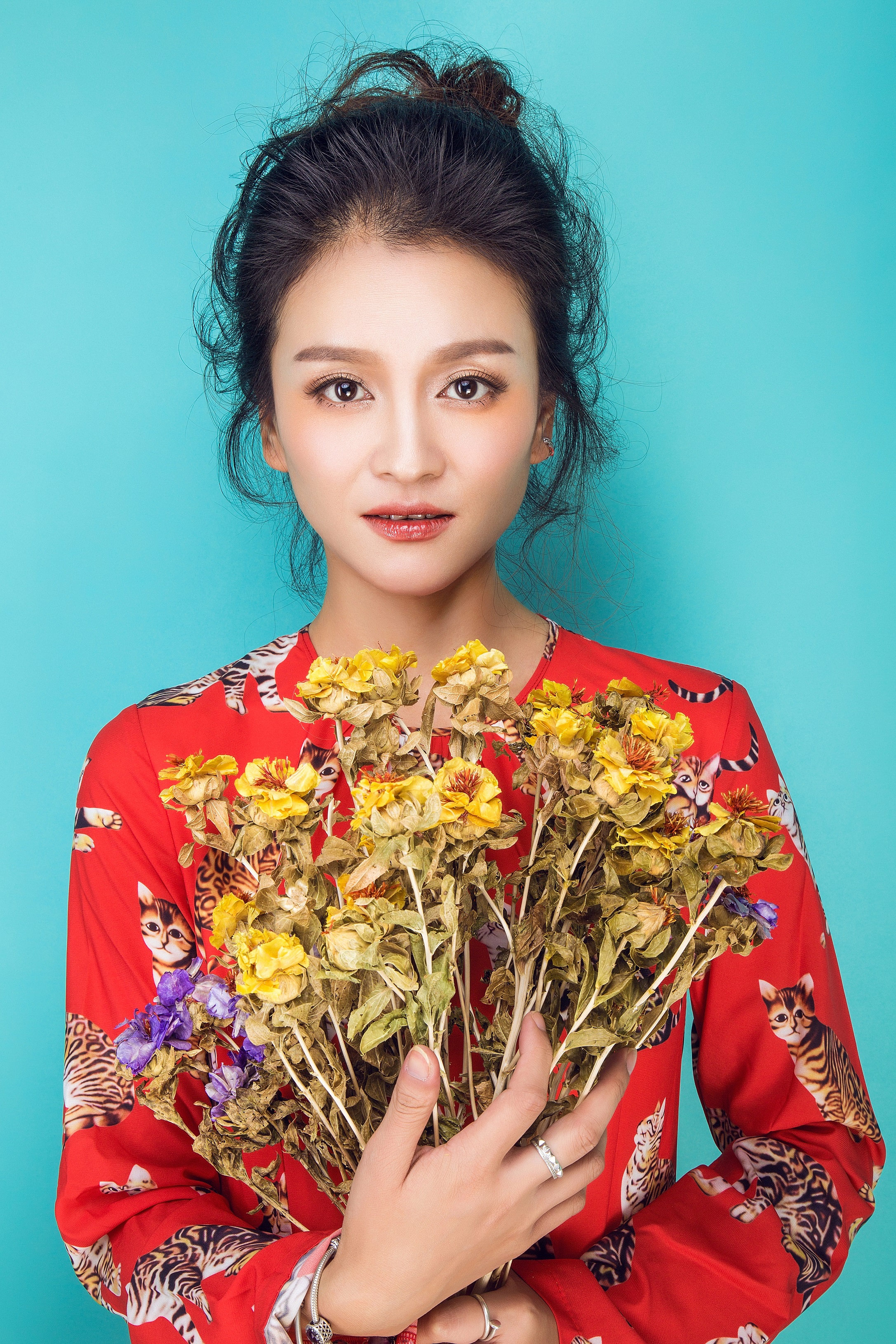 李莉娜团体材料