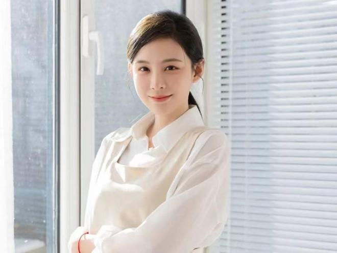 张颖颖的团体材料简介