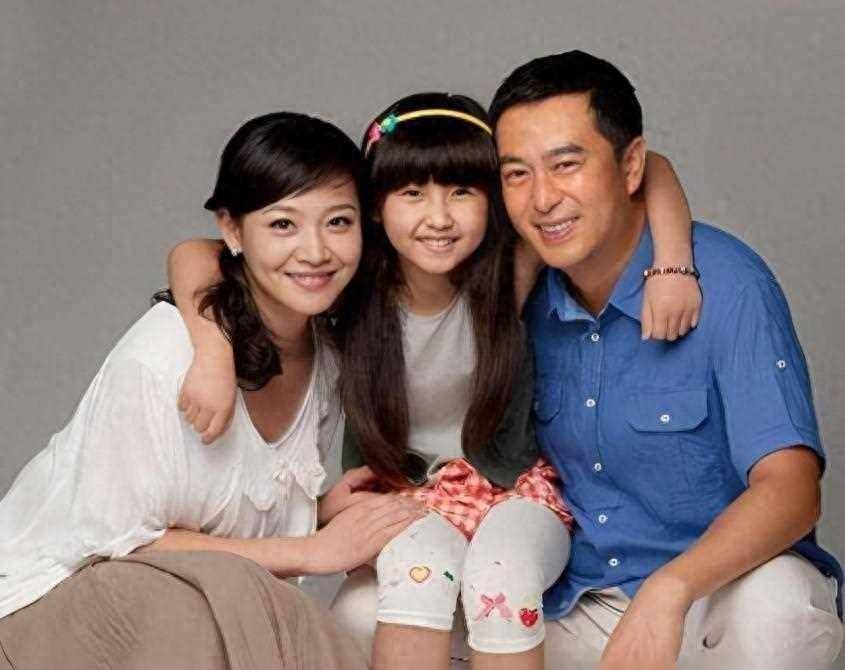 张嘉译妻子团体材料