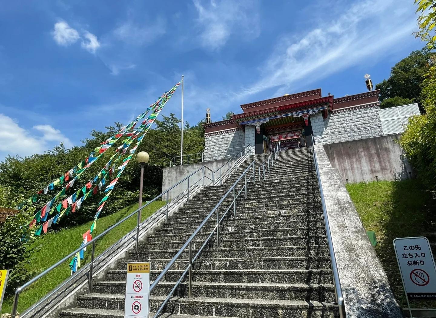 强巴林寺