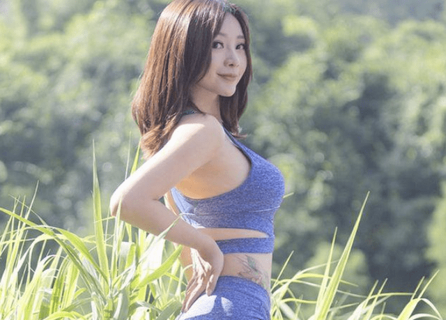 柳岩不照雅照片原图