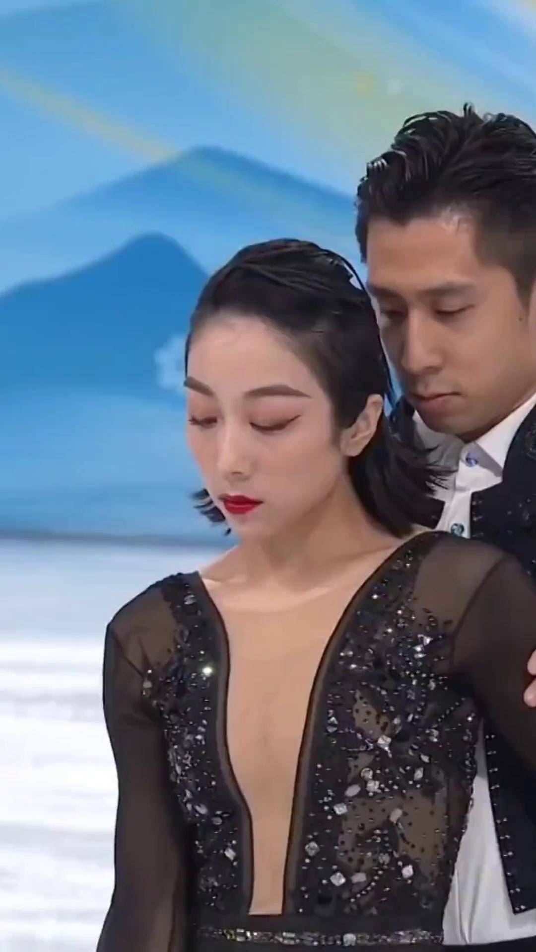 韩聪亲吻隋文静肚子