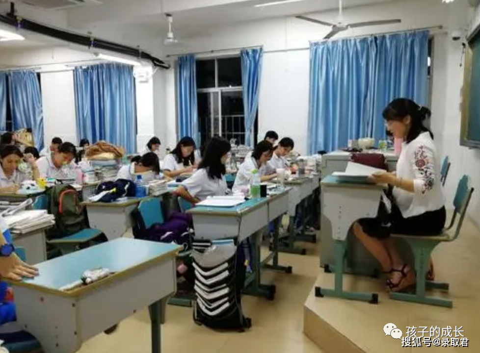 教师岗位硕博扎堆