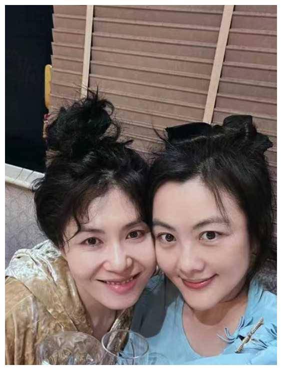 李健老婆小贝壳照片