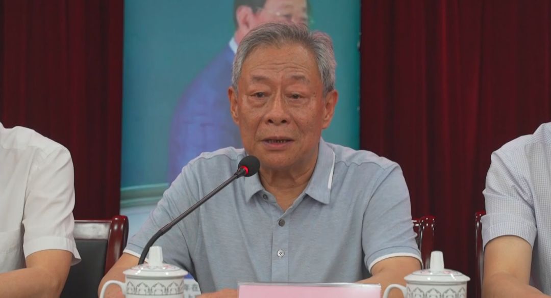 陆定一简介