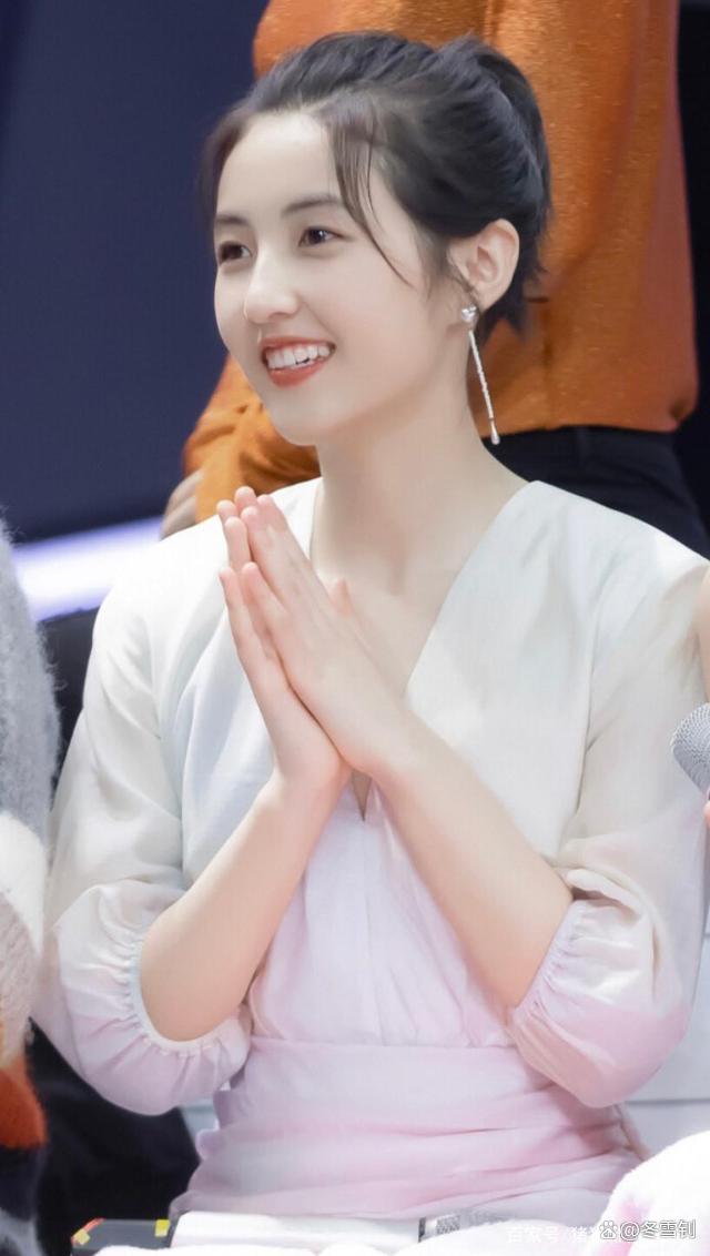 郭麒麟女友桃宝