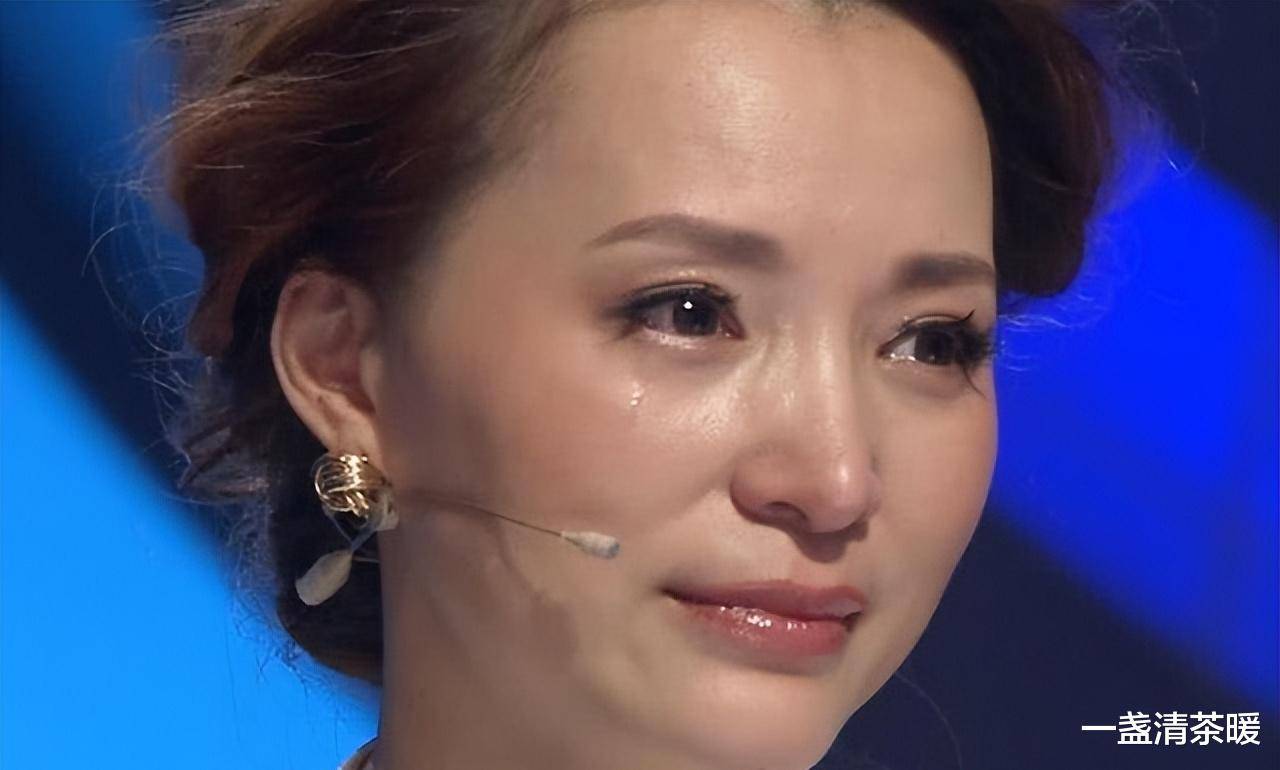 董卿举重