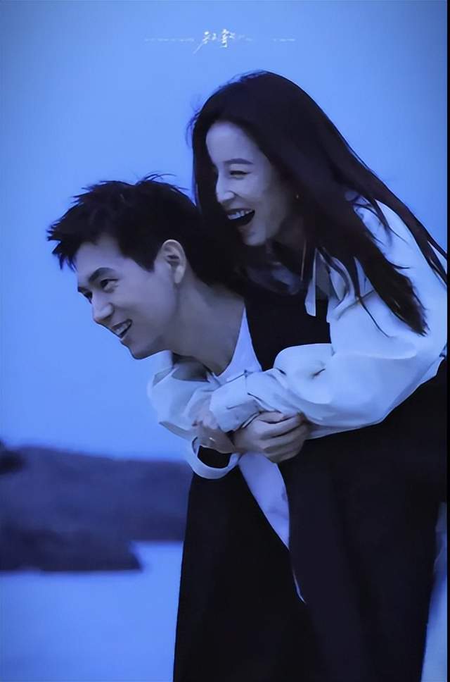 李现被鱼亲吻