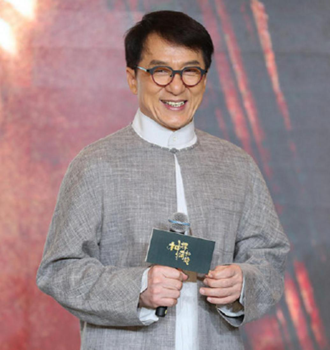 成龙下跪向华强