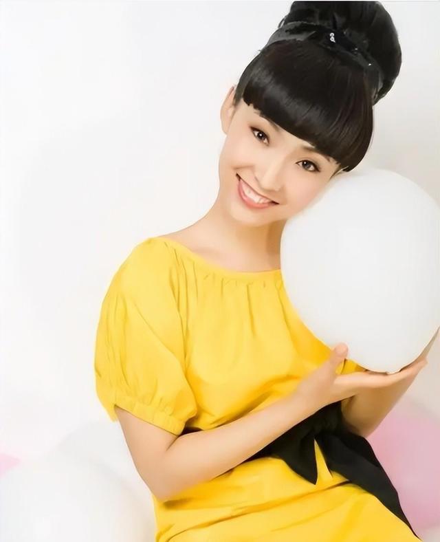 演员白静照片