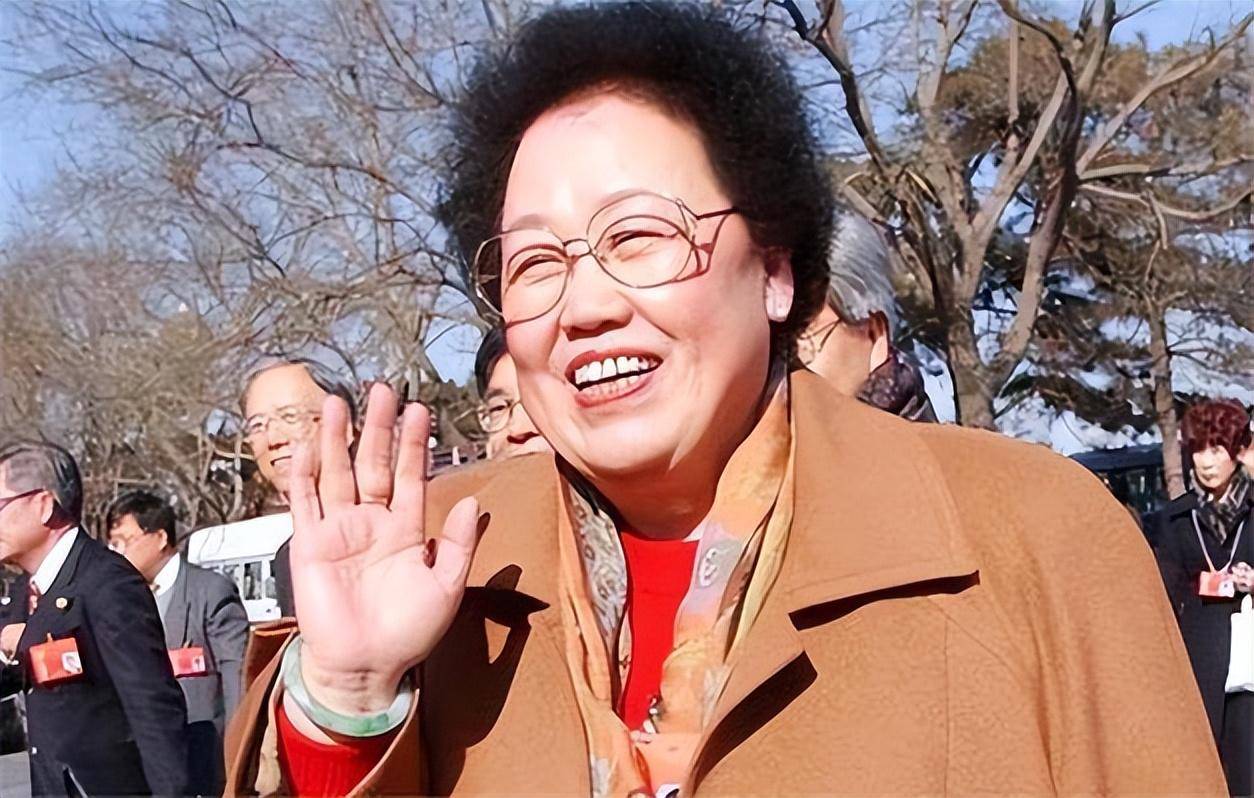 金丽华照片