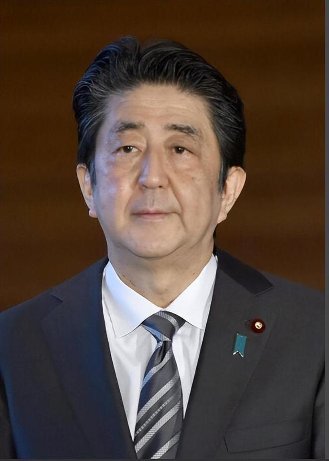 安倍晋三戴口罩