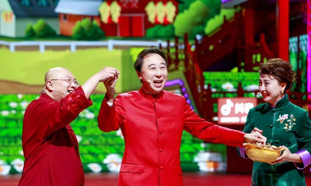 闫学晶现任老公马明东