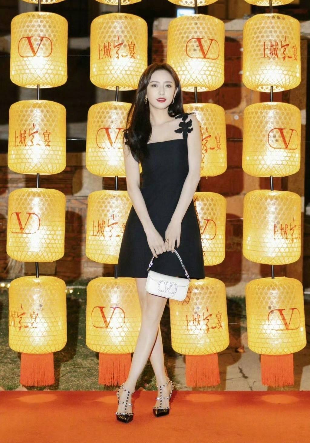 佟丽娅十万块钱一次的简单介绍