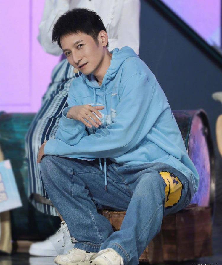李维嘉回应筷子门的复杂引见