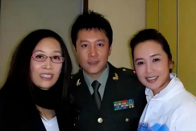 蔡国庆老婆简历