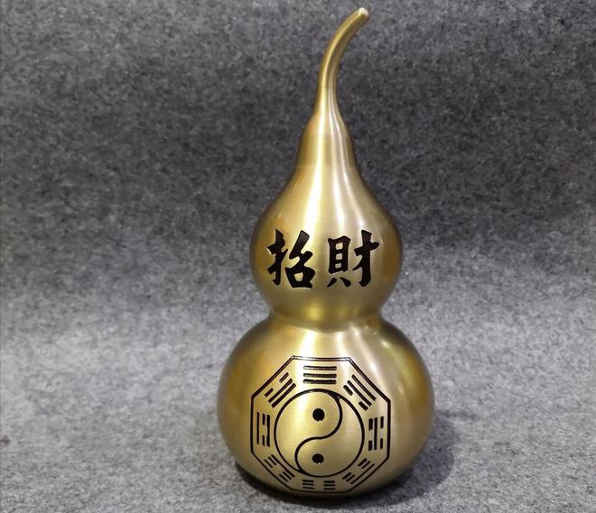 床底下放硬币招财