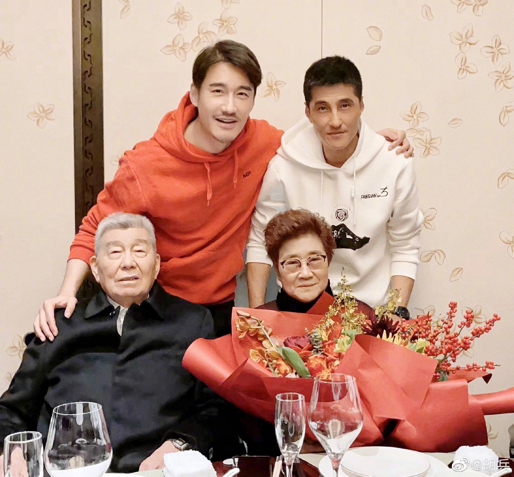 胡东妻子
