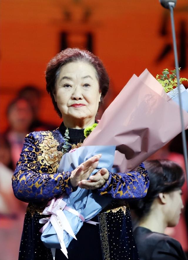 郭兰英简历