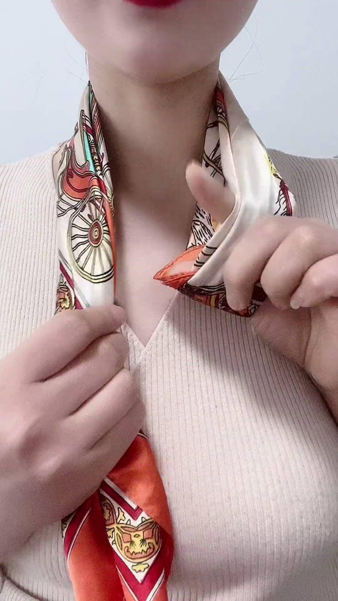 百变丝巾的系法