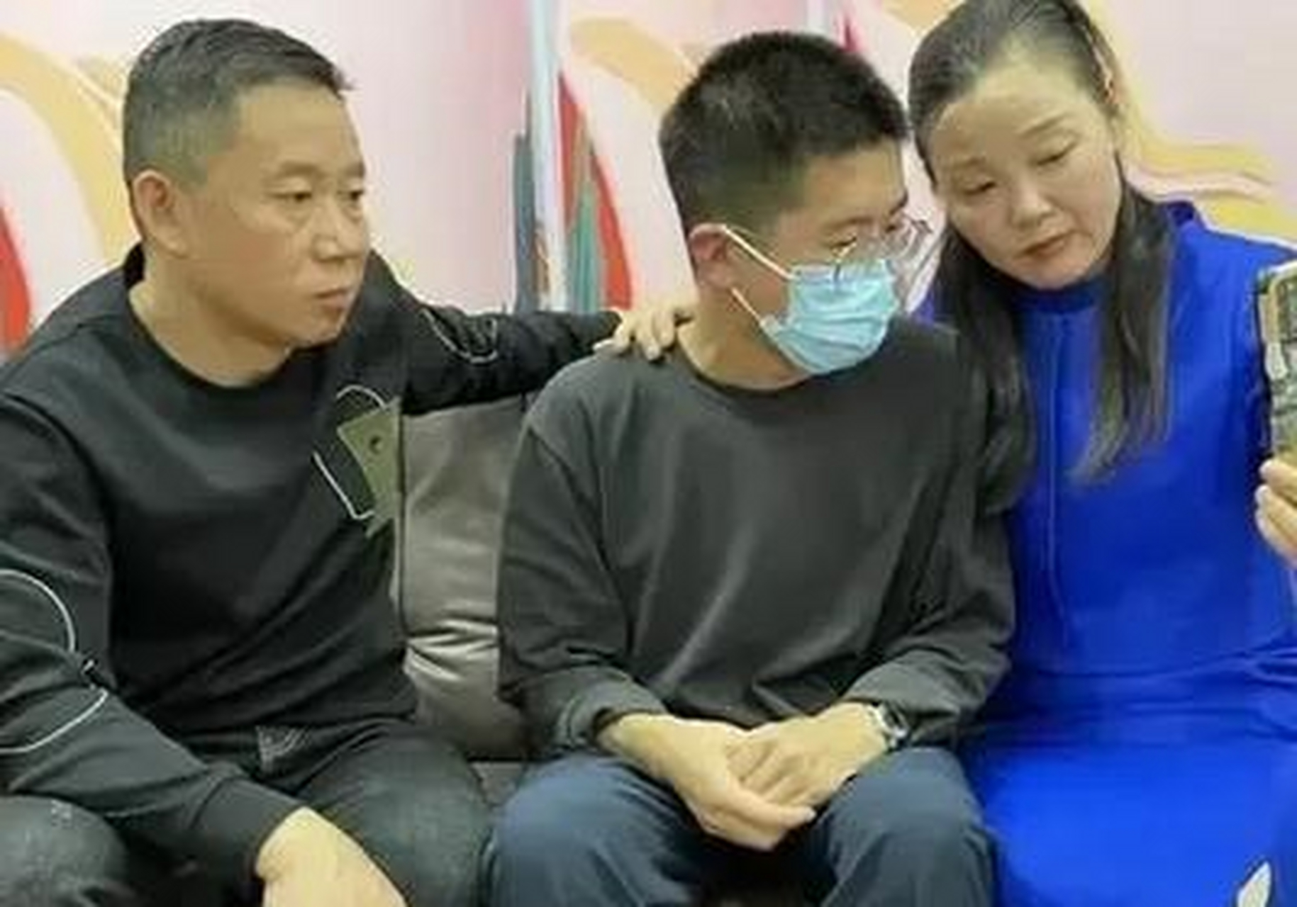 孙卓未决议留在哪边的复杂引见