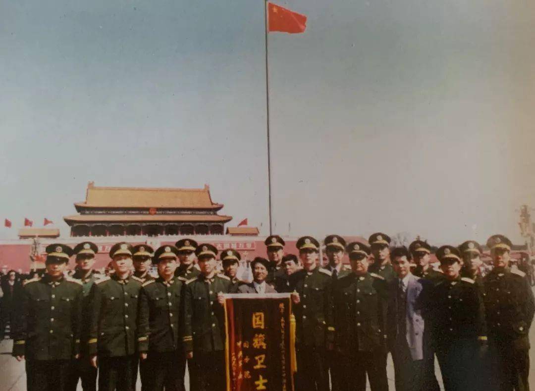 国旗杆32.6米寄义
