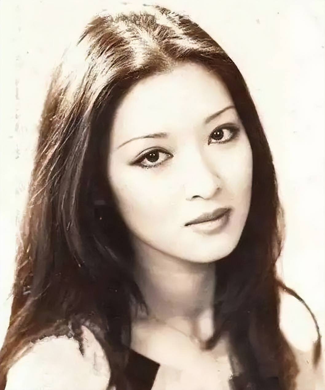 费翔的妻子